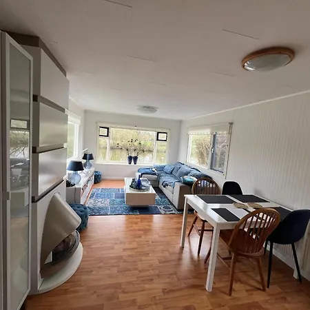 Cosy With Garden Holiday home *