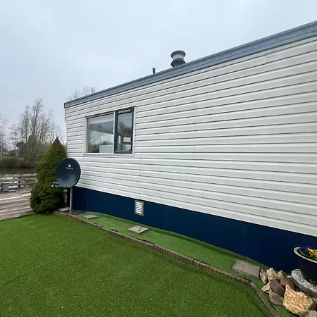 Cosy With Garden Holiday home