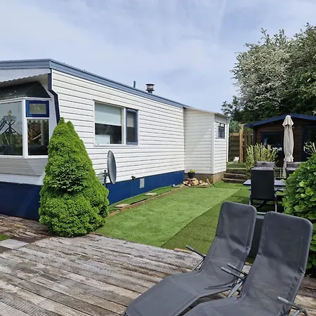 Cosy With Garden Holiday home Ooltgensplaat