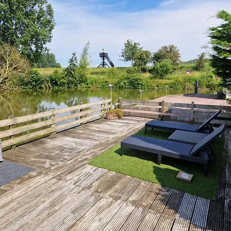 Cosy With Garden Holiday home Ooltgensplaat