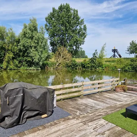 Cosy With Garden Holiday home *